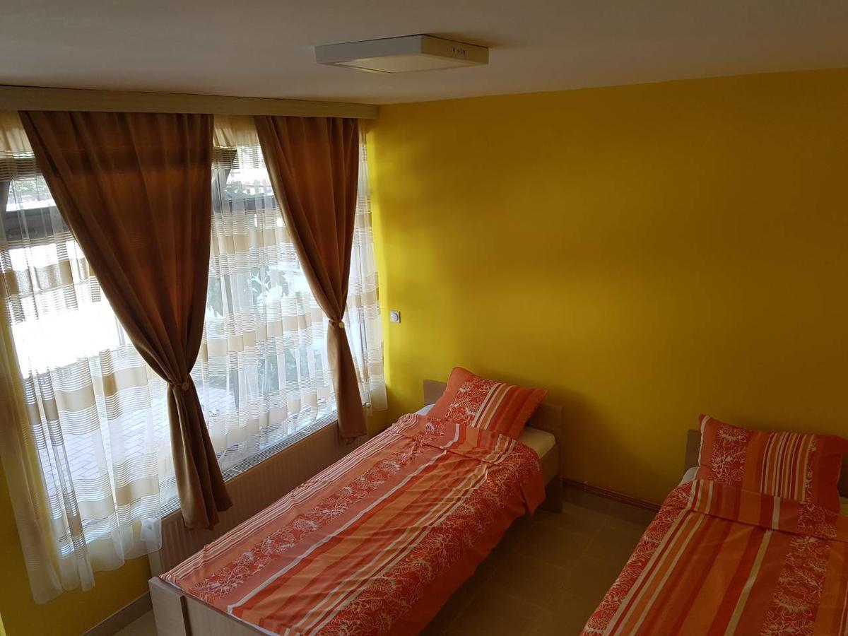 Guest House Ohrid Trpeski エクステリア 写真